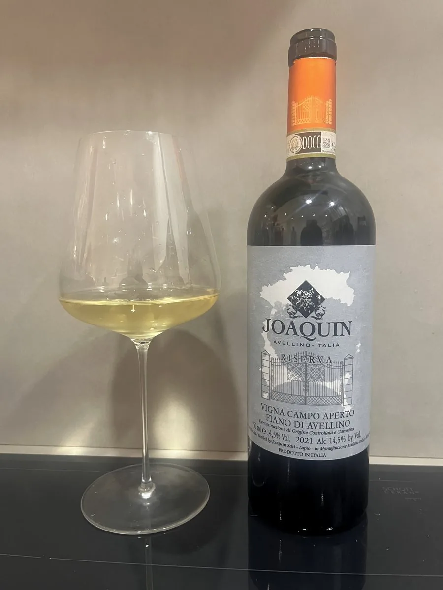 Joaquin Fiano di Avellino, Vigna Campo Aperto Riserva 2021, opened from the cellar